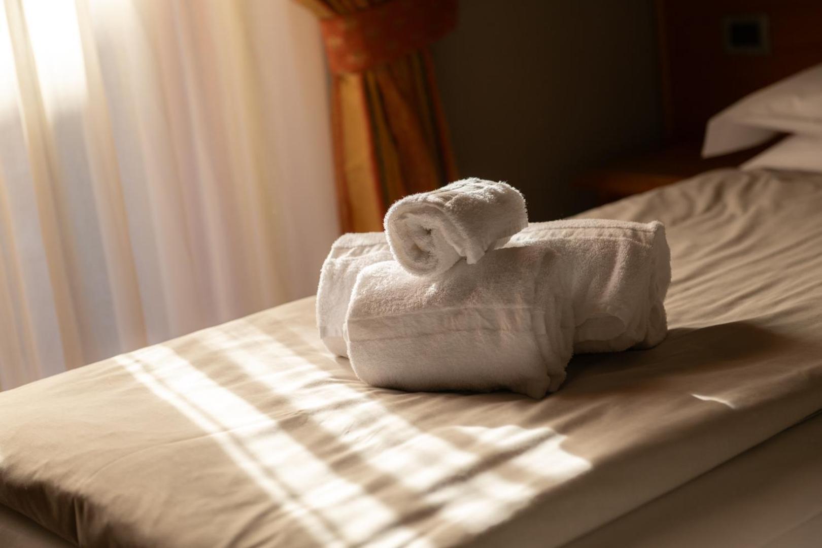 Hotel Diffuso Locanda Elisa Dimaro Ngoại thất bức ảnh